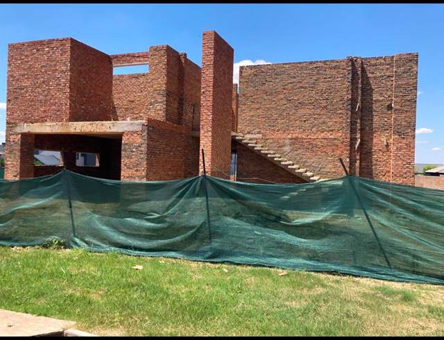 4 BEDROOM HOUSE FOR SALE IN SIX FOUNTAINS RESIDENTIAL ESTATE